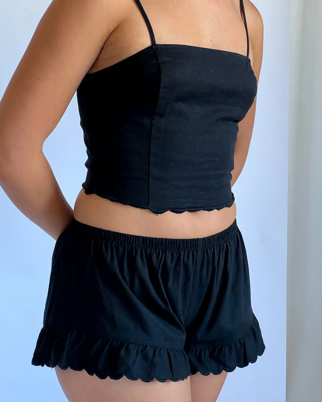 Sweet Solstice Scallop Linen Short