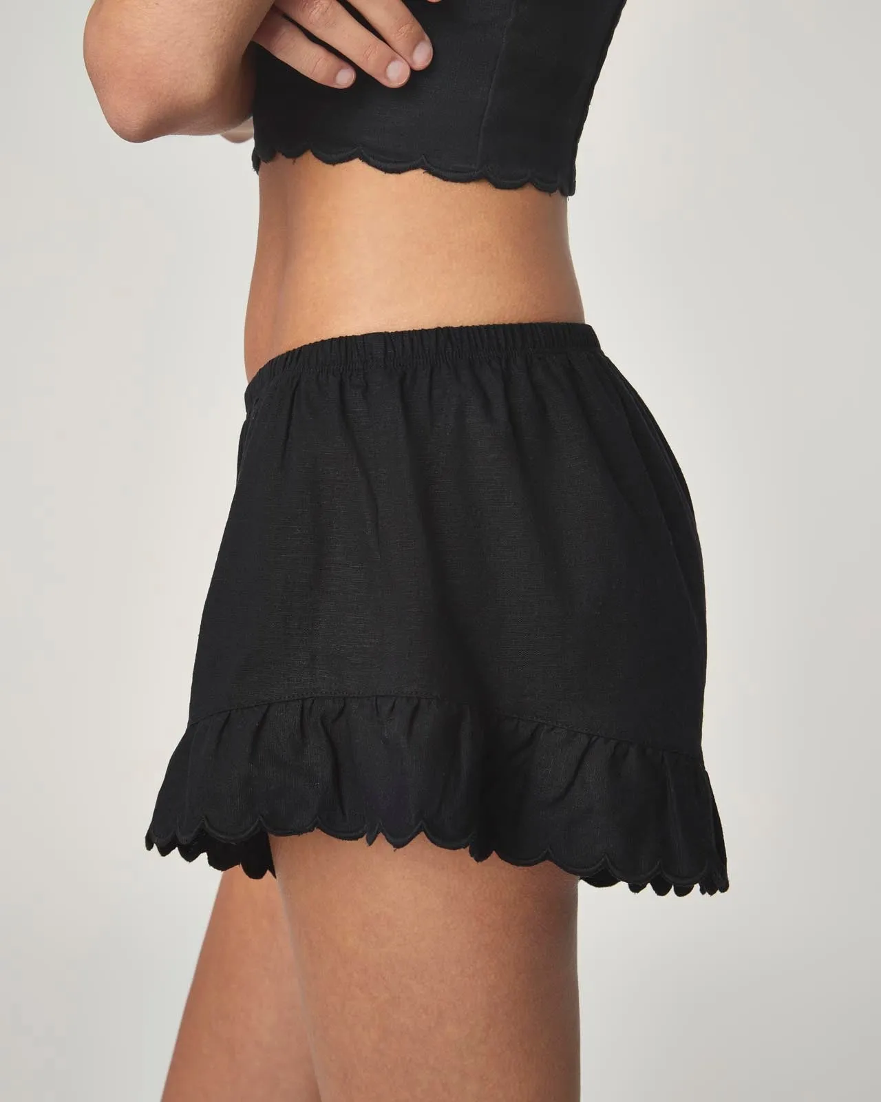 Sweet Solstice Scallop Linen Short
